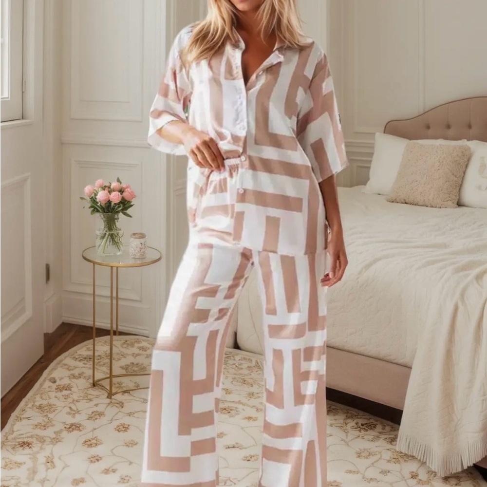 Women’s Geometric Print Pajama Set - Beige & White